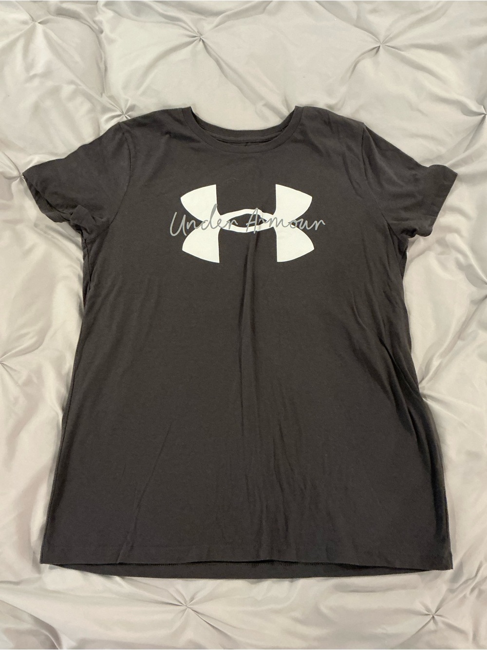EUC - Women’s Under Armour Black Short-Sleeve Logo Tee Shirt - Size LG